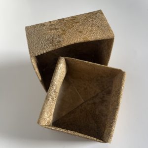 geöffnete Box Ort-B5