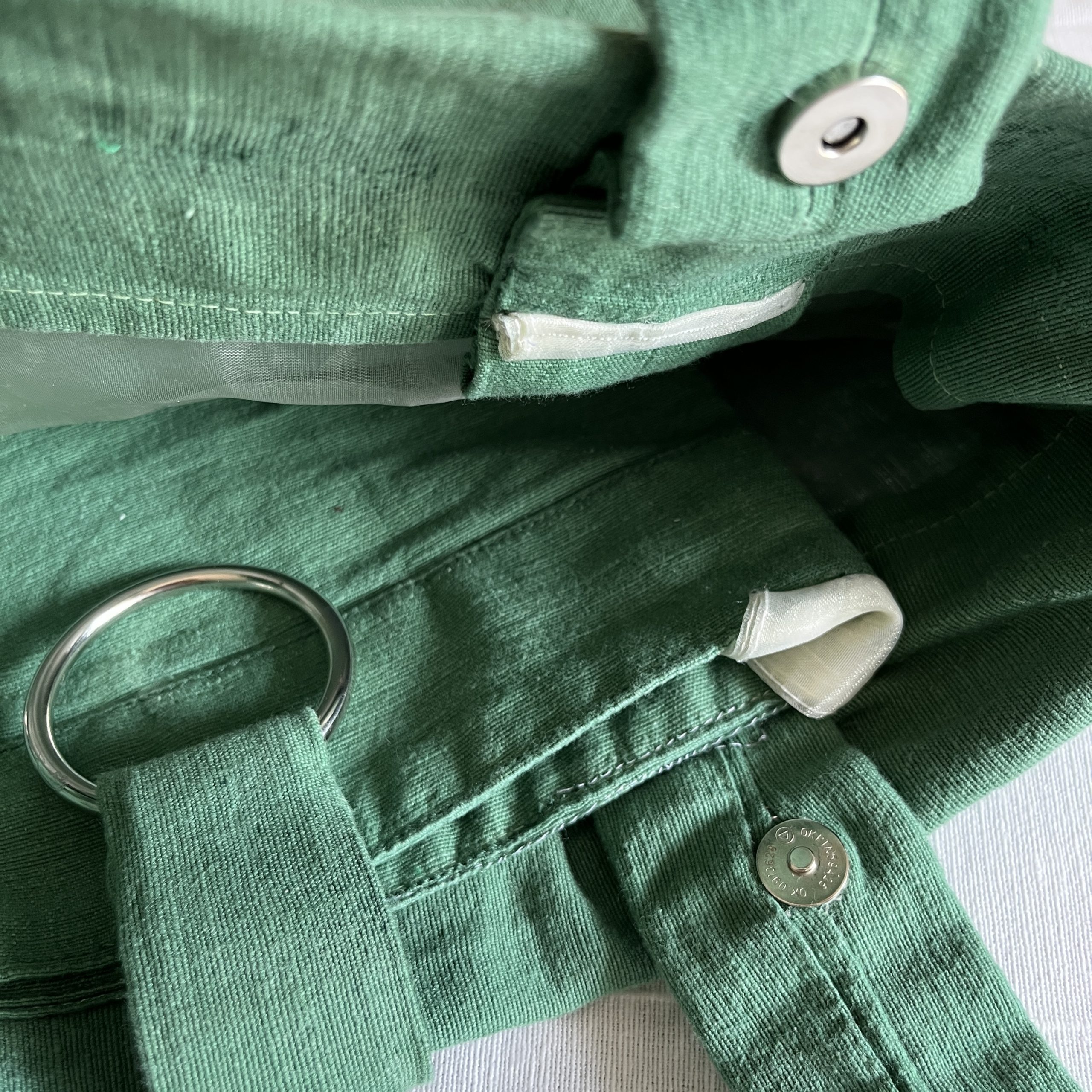 Magnetknöpfe, Ringverschluß und Innentasche der Plattitüte2