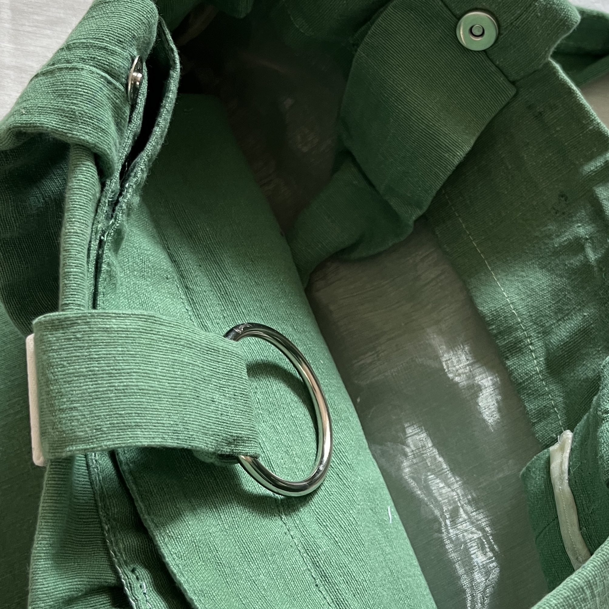 Innenblick Plattitüt2 Innen Druckknopf